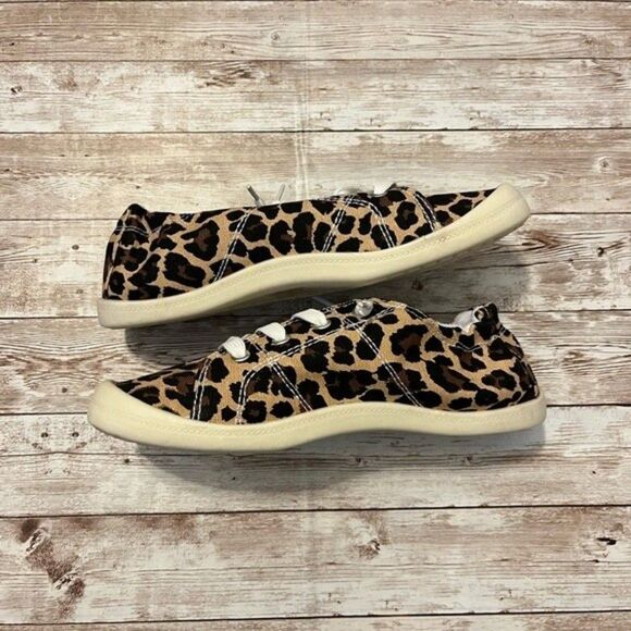 Womens Leopard Print Slip On Canvas Sneakers Size 7 - Picture 3 of 9
